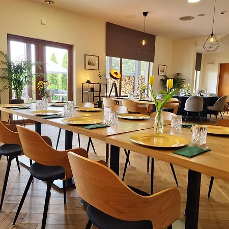 Przyladek Daglezja Nad Jeziorem Kornickim *